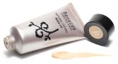 Natürliches Make-up in Honigcreme